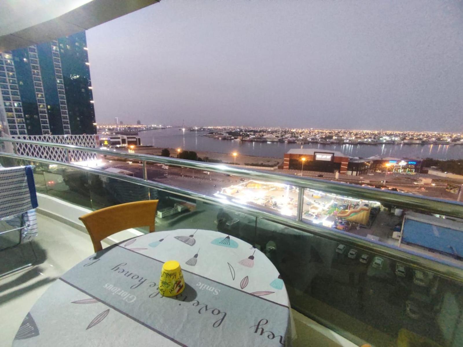 Sea View Luxury Flat 2Bhk ,Ajman Lejlighed Eksteriør billede